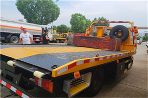 新晃附近拖车电话号码服务